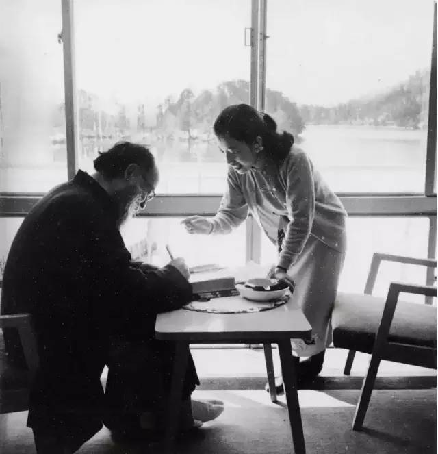 张大千54岁还在泡妞一周一封国际情书都是用毛笔写的