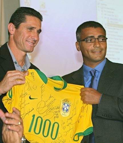 罗马里奥千"球"大业