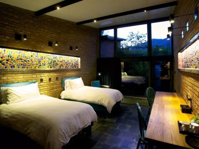 萨洋|老外辞职500强，10年爆改中国山沟30栋老宅，造福一整个村庄！