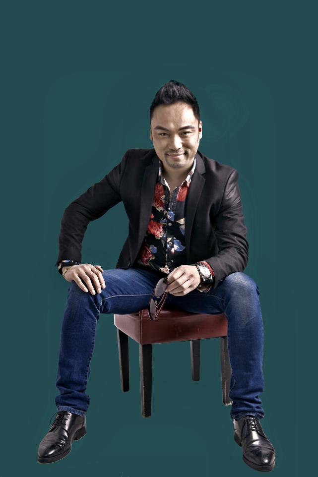 刘曌《牡丹花开 我等你来》歌唱唯美爱情故事