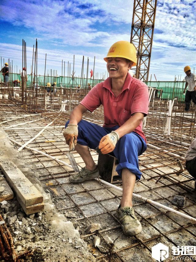 农民工晒镜头里的工友们 网友:感谢你们的付出