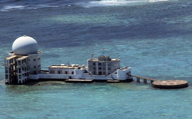 中国南沙渚碧礁灯塔建成启用 灯光射程达22海里