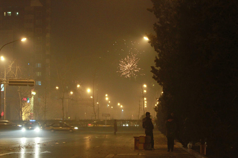 组图:回顾北京烟花爆竹15年来禁限放历程