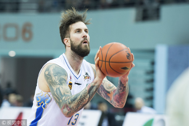 一文读懂昨夜cba:贺天举复出 广厦八人上双