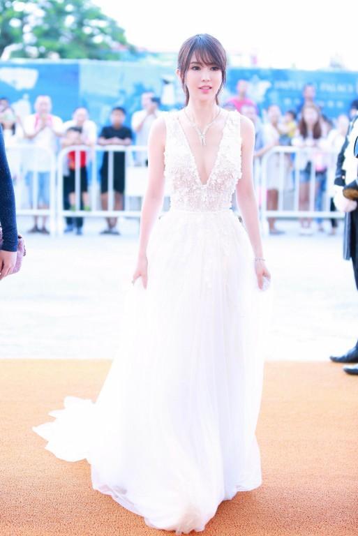 新晋才女吴宥萱亮相首届塞班国际电影节，惊艳全场