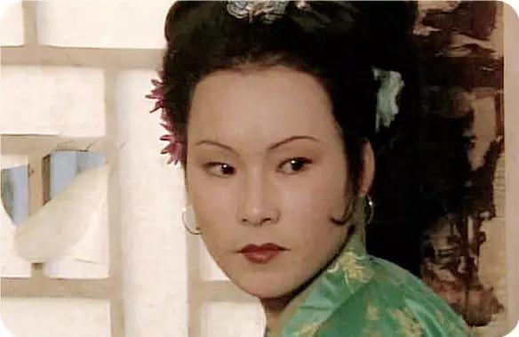 《红楼梦》多姑娘调戏贾宝玉,骂了一句话,宝玉羞得面红耳赤