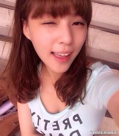 台湾女神蝉联美胸桂冠 秀深v私房照