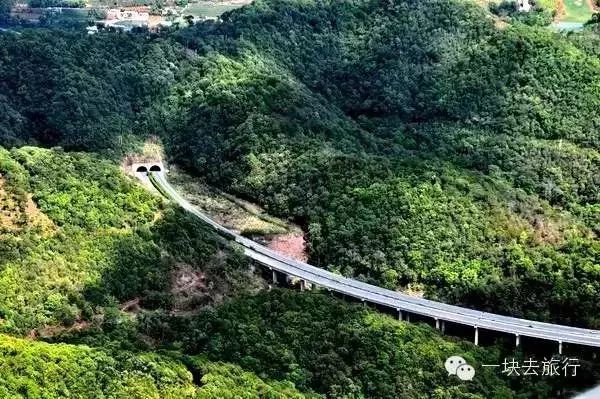 思小高速是雲南省思茅至小勐養的高速公路,是昆曼公路連接中國的第一