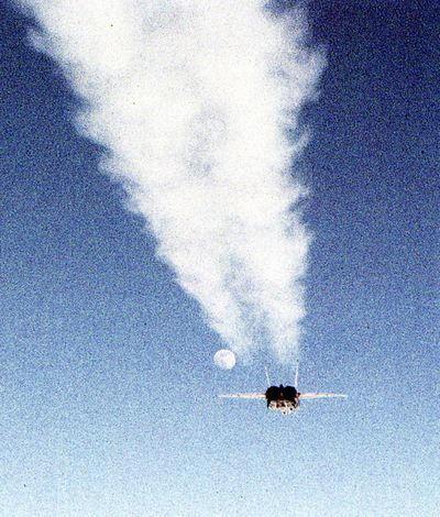 会喷水的冷战铁翼:苏联米格-25狐蝠截击机