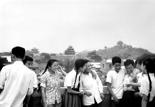 汤姆·哈金斯|一直未公开的绝版旧照，看看1956年的中国究竟什么样