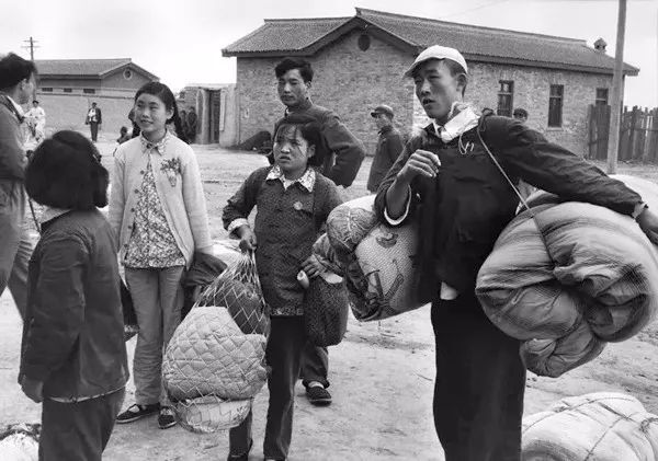 汤姆·哈金斯|一直未公开的绝版旧照，看看1956年的中国究竟什么样