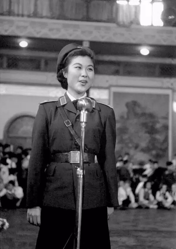 汤姆·哈金斯|一直未公开的绝版旧照，看看1956年的中国究竟什么样