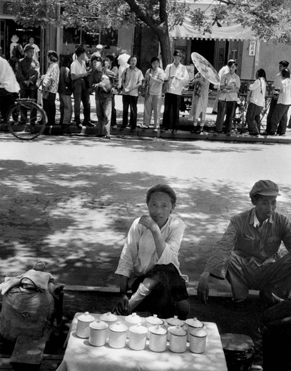 汤姆·哈金斯|一直未公开的绝版旧照，看看1956年的中国究竟什么样