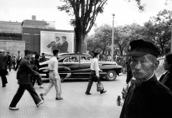 汤姆·哈金斯|一直未公开的绝版旧照，看看1956年的中国究竟什么样