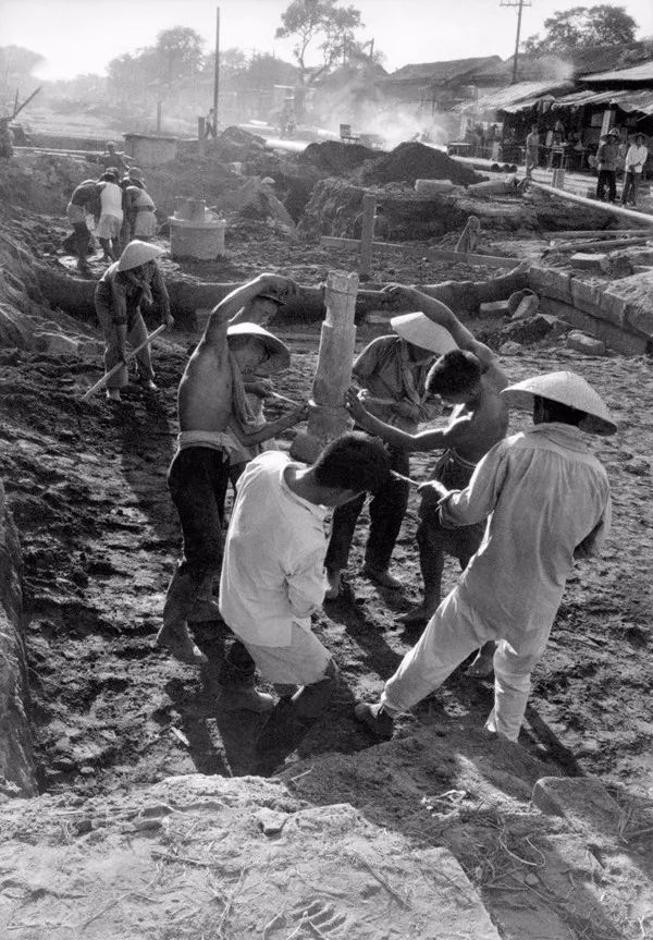 汤姆·哈金斯|一直未公开的绝版旧照，看看1956年的中国究竟什么样