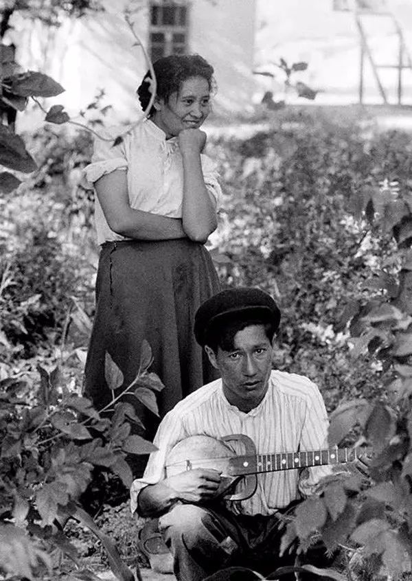 汤姆·哈金斯|一直未公开的绝版旧照，看看1956年的中国究竟什么样