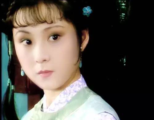 晴雯|晴雯的教训：千万别当一线美女