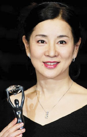 日本演员吉永小百合悼念编剧早坂晓 他的作品是我一生的宝物