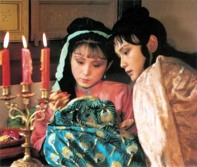 晴雯|晴雯的教训：千万别当一线美女