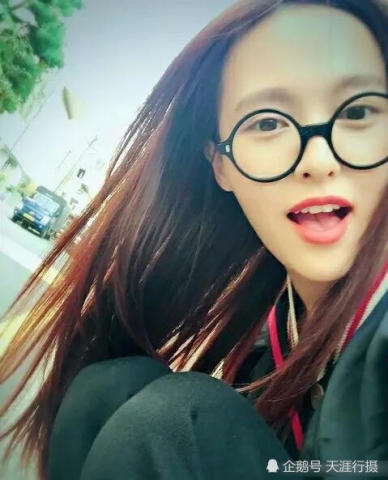女星戴上眼镜长啥样?刘亦菲变学霸佟丽娅变淑