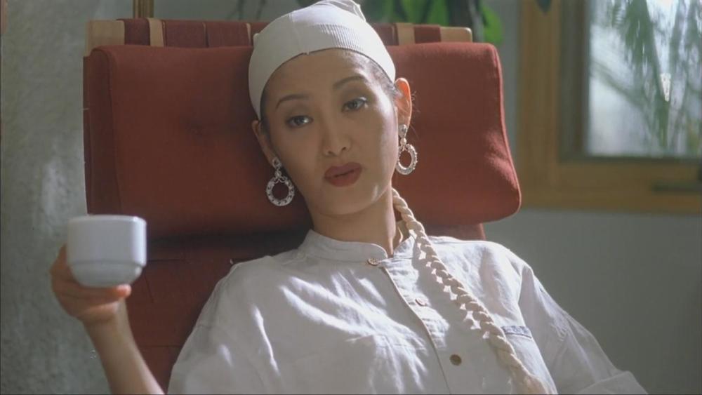 从书店老板要当巴顿将军,到一个厨子要做一个守口如瓶的铮铮铁汉,再到