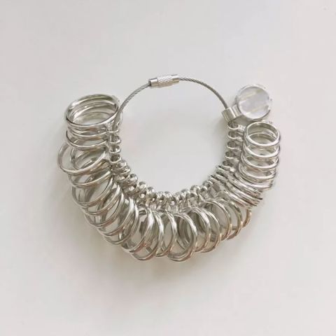 如何DIY测出自己的戒指尺寸?附尺寸对照表