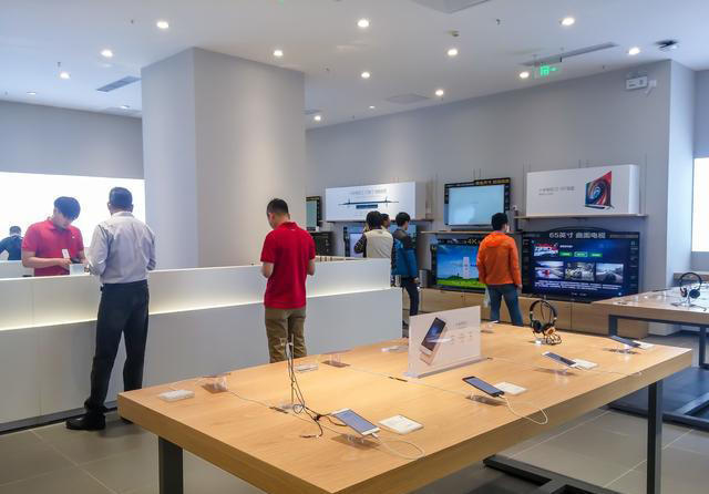 小米租下香港旺铺建设首家地下门店 小米 香港 小米之家