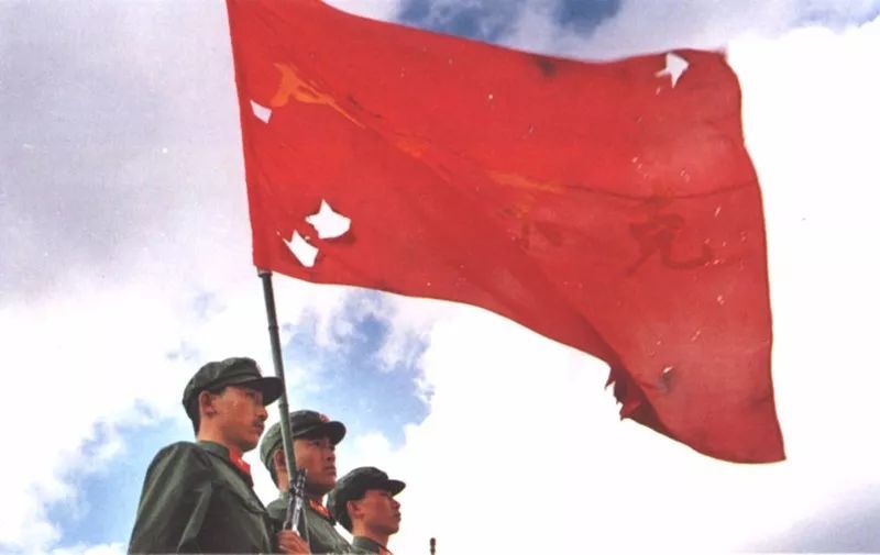 中国插旗老山图片