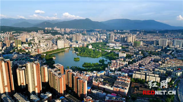 郴州市城区鸟瞰图.(江文辉/摄)