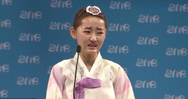 据每日邮报,本月初外媒各大网站纷纷曝光了21岁朝鲜女孩朴银美逃亡