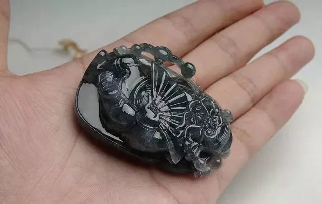 看懂乌鸡种翡翠这一篇文章就够了