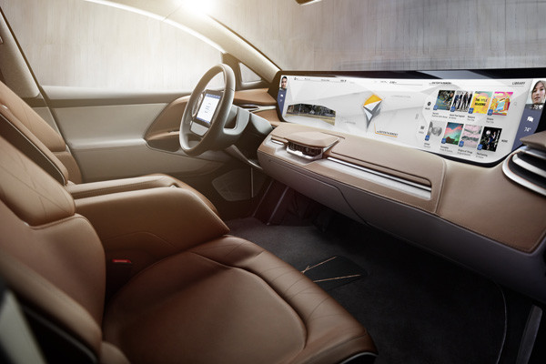 拜腾首款纯电动SUV Concept亮相 配全球最大车载屏幕