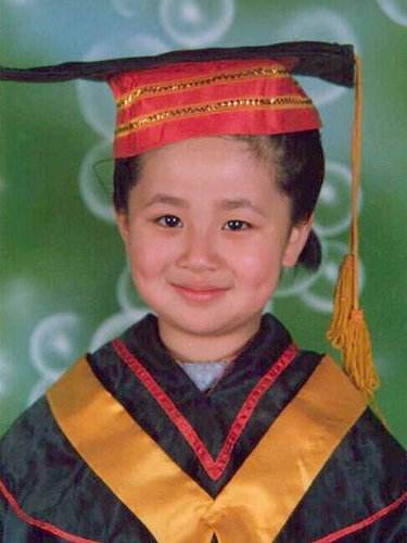 说实话杨紫童年时期的照片和她在演《家有儿女》的时期相比没有太大的