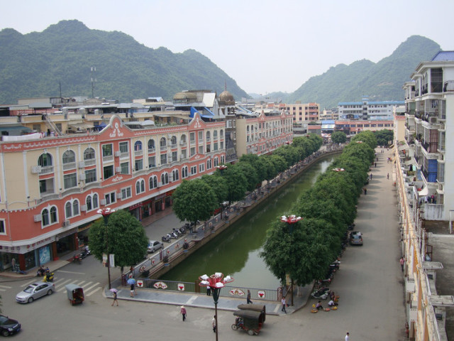 广西8个县级市、包括宜州,市区风光大比拼,看