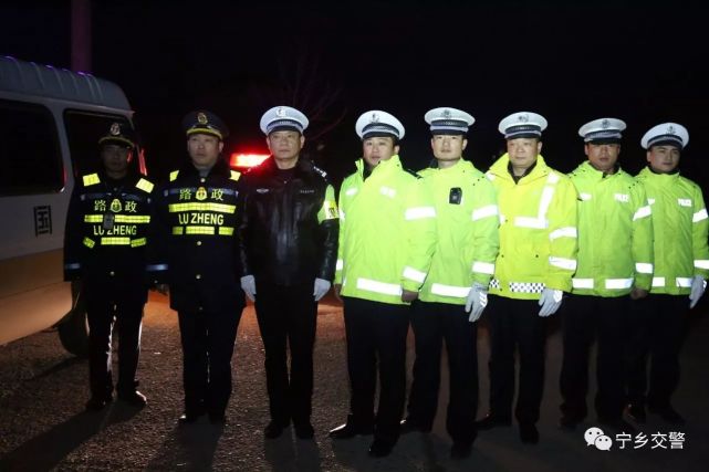 宁乡交警在老粮仓 沙田查车 下一站是