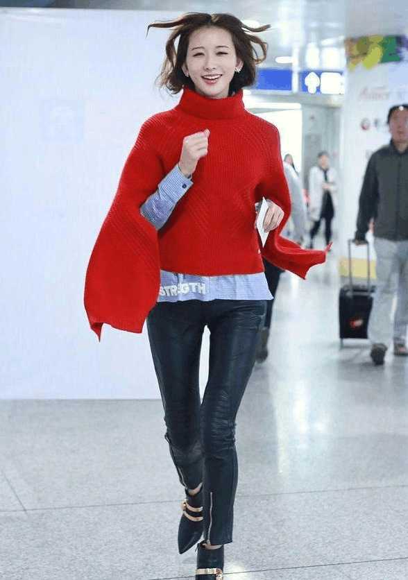 43岁林志玲穿紧身牛仔裤, 腿缝太宽好尴尬, 网