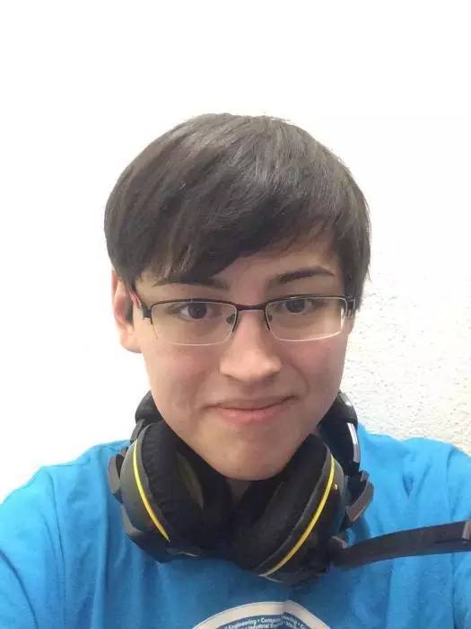 男孩服用雌性激素一年后首次公开照片结果惊人