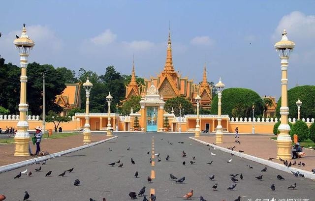 目前还有很多国家享受皇室和王室的待遇,在亚