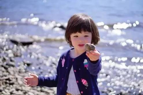 表情包和大片之间,差的只是一个会拍照的