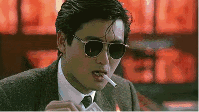 还记得发哥用美元点烟那个场景吗?