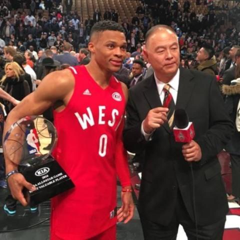 篮坛名宿张卫平年轻时几张照片,让如今男篮队员汗颜,难怪成绩差