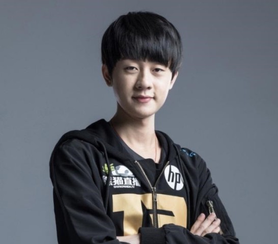 RNG辅助明:一个操作奠定LPL第一辅助地位,外