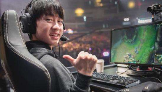 RNG辅助明:一个操作奠定LPL第一辅助地位,外