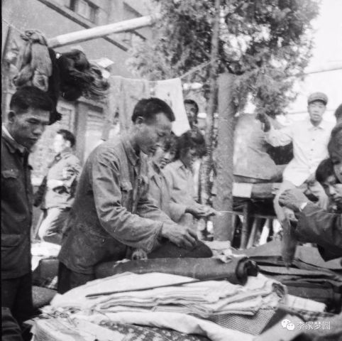 一条尿素尼龙袋裤