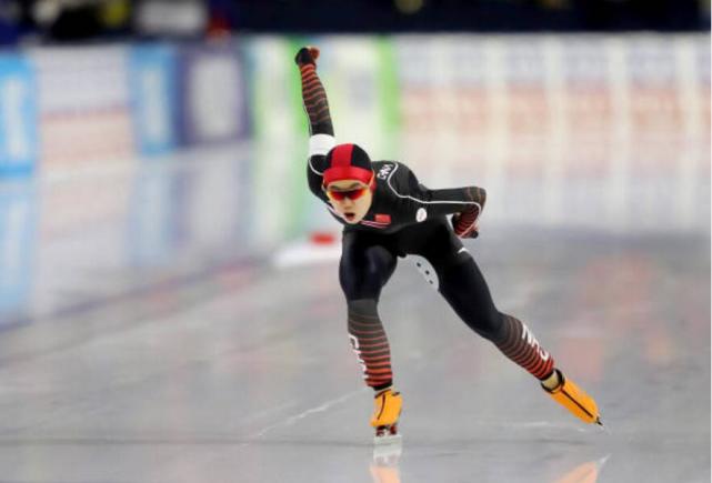 速滑世界杯女子500米中国无缘前十 捷克猛女首