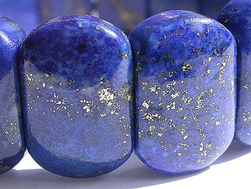 较为罕有的宝石青金石 你喜欢吗