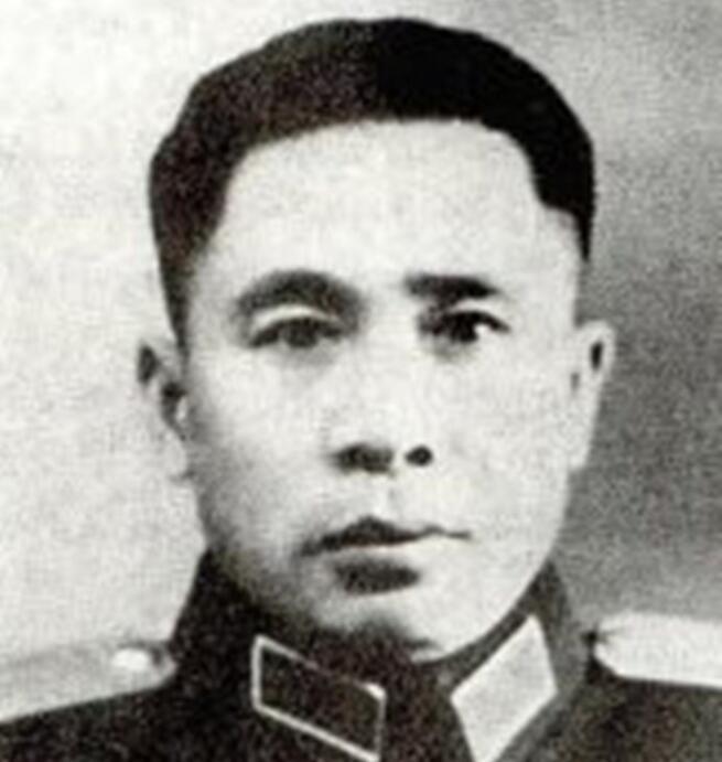 寻访邱蔚少将墓地:作战英勇,海边钓鱼遇难,成为开国首位去世的将军!