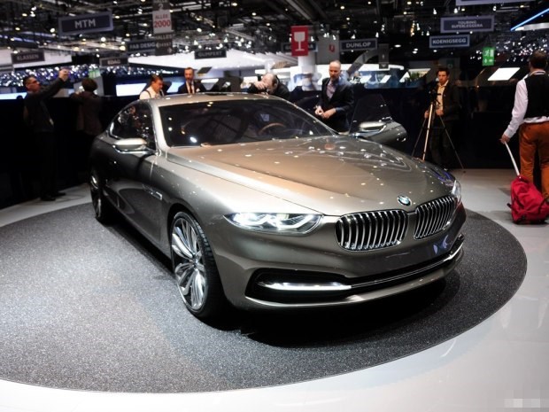 真正的宝马旗舰车型bmw宝马9系,对开式迎宾门直接秒杀迈巴赫