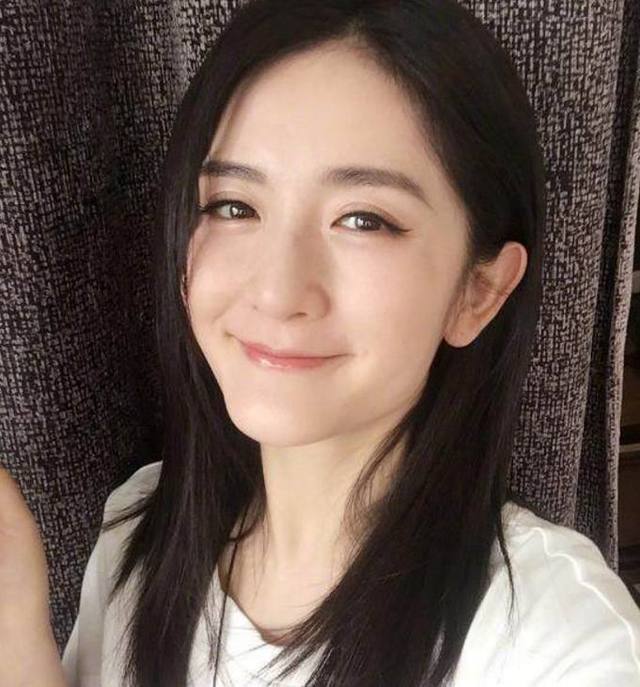 粉丝数量很多的4位女星,赵丽颖榜上有名,杨幂