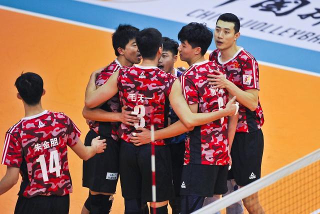 八一男排主场横扫广东老将仲为君关键时刻建功